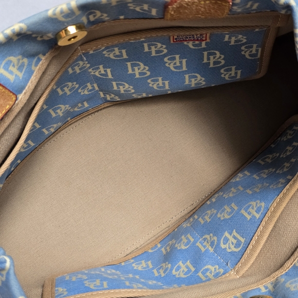 Clean! Dooney & Bourke Sky Blue Canvas Signature Shoulder Bag - Picture 7 of 11